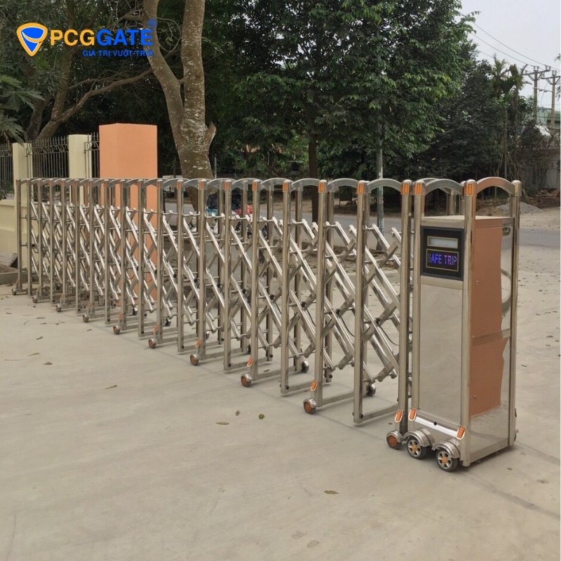 Cổng xếp inox 304
